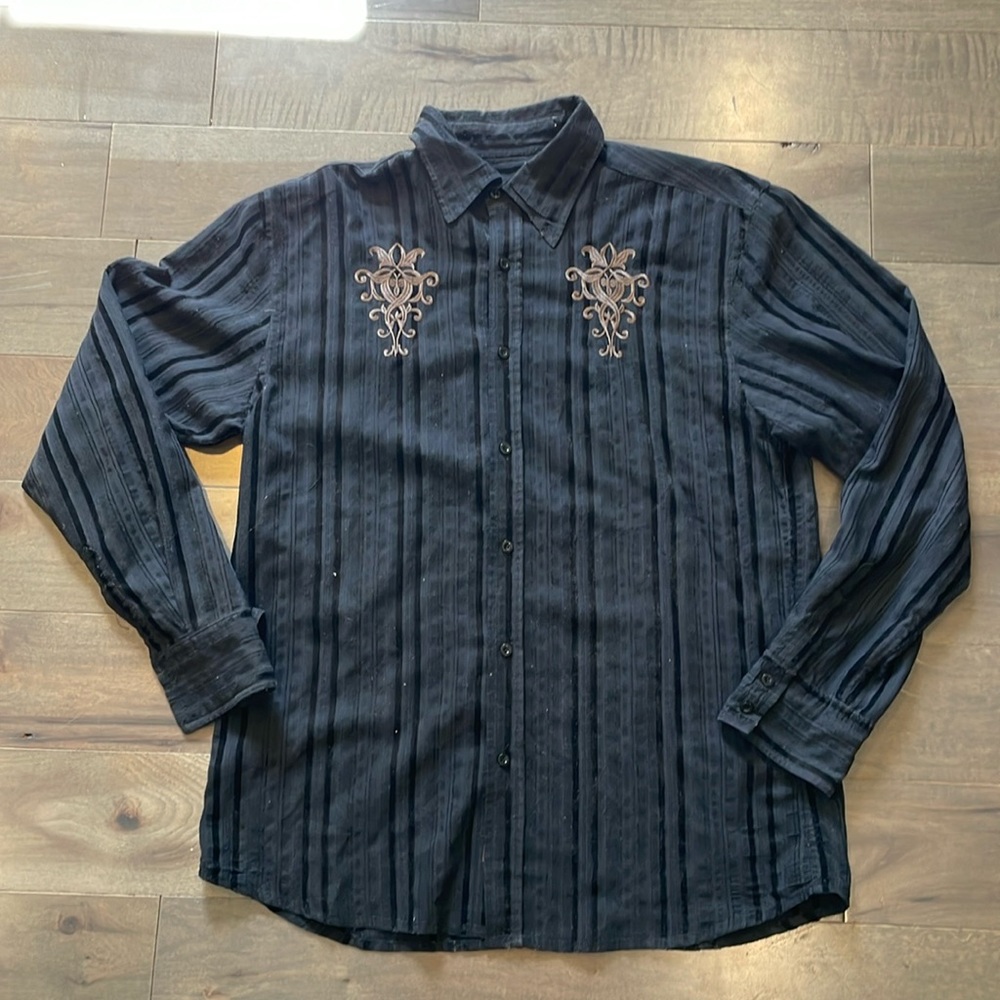 Buckle-Roar Button Down Men’s Shirt XL